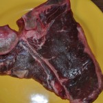 Knochen beim T-Bone-Steak beeinflusst die Garzeit