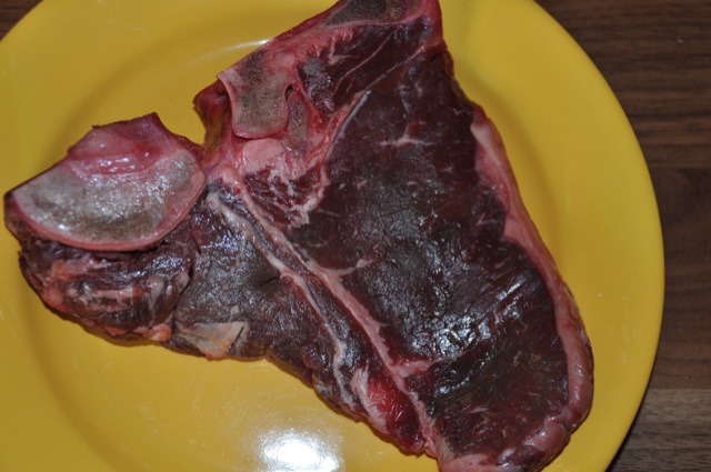 Knochen beim T-Bone-Steak beeinflusst die Garzeit